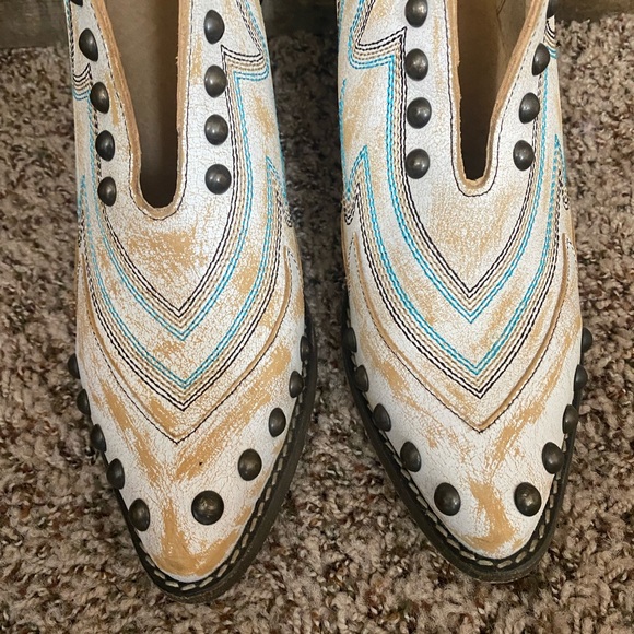 Circle G booties - Picture 1 of 2